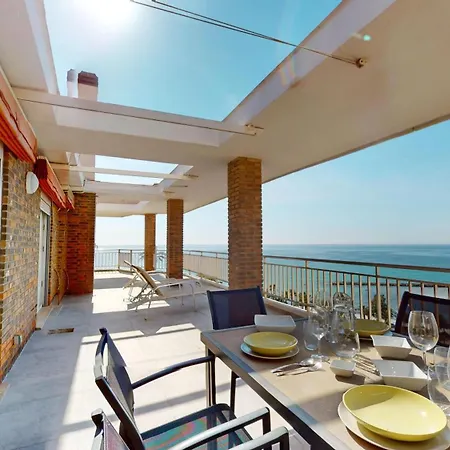 Penthouse Sea Views *